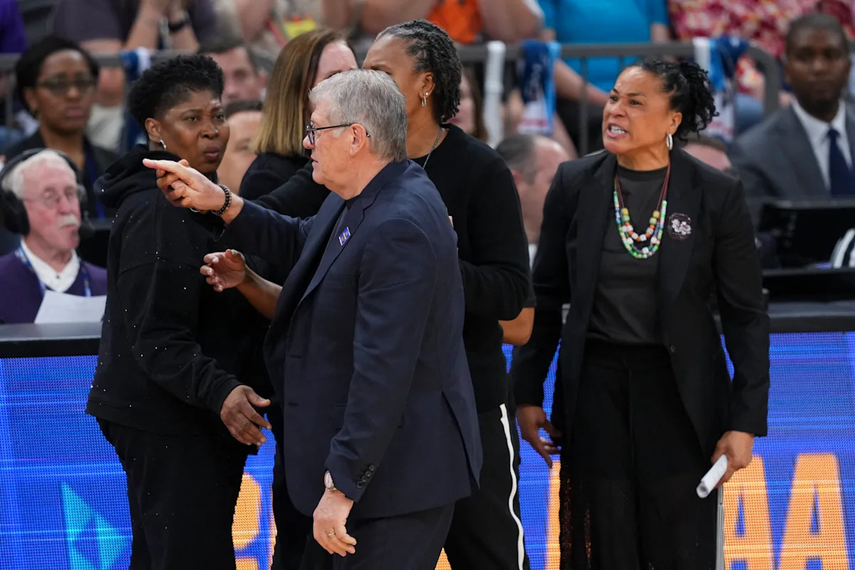 Geno Auriemma felt 'like a dumbass' after Final Four blowup with Dawn Staley, not worried about impacts to legacy