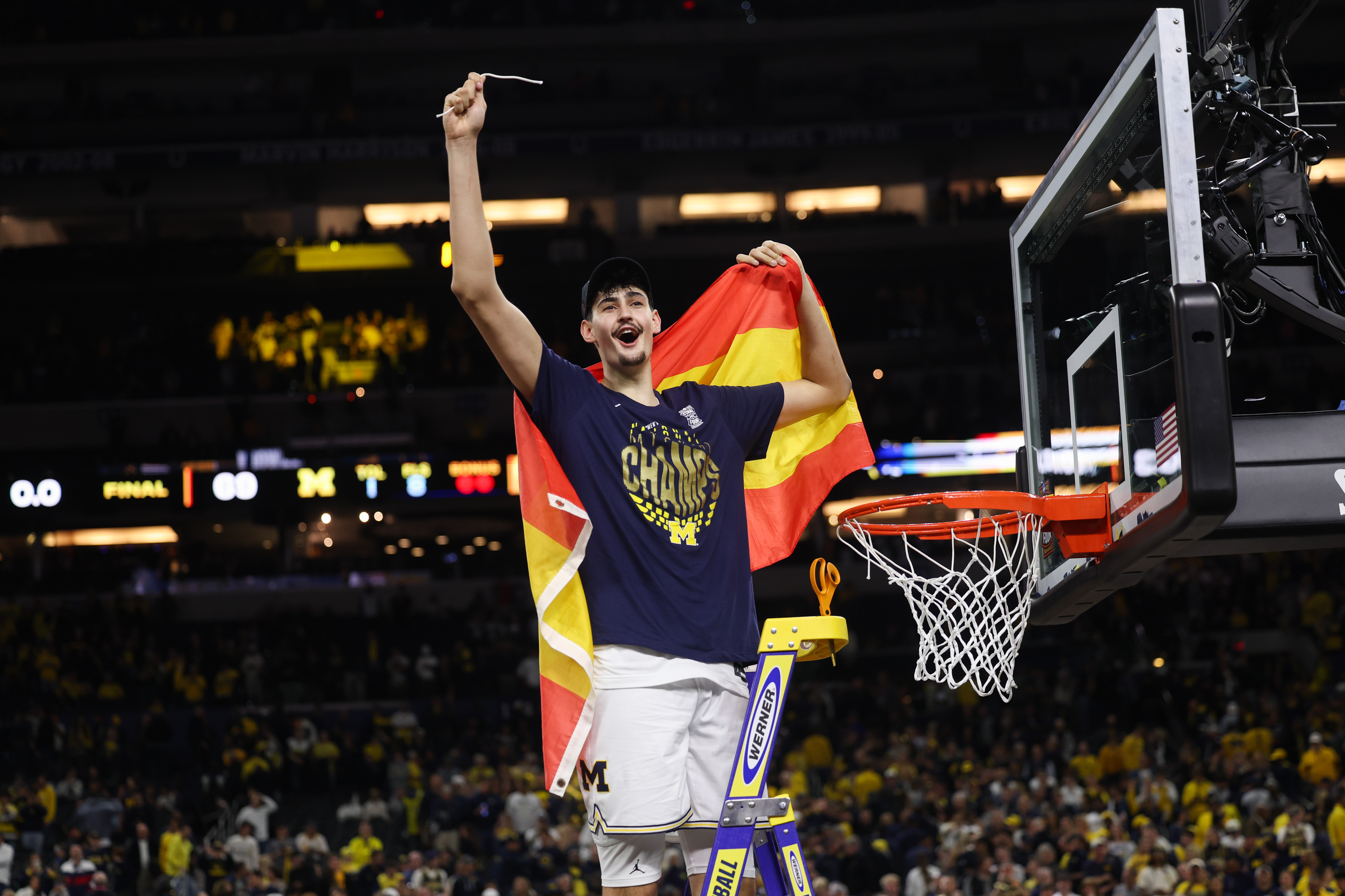 Michigan center Aday Mara celebrates after defeating UConn 69-63 in...