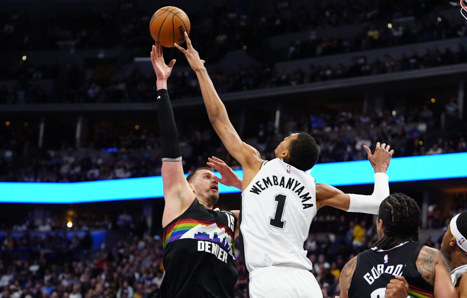 How far away are Denver Nuggets from Oklahoma City Thunder, San Antonio Spurs?
