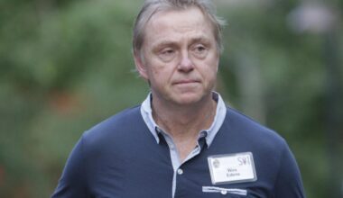 WSJ: Billionaire Milwaukee Bucks co-owner targeted in extortion scheme
