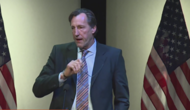 Former Blazer Chris Dudley hopes for a rebound in Oregon governor race