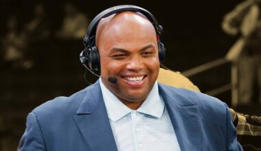 “When they were down 2-1 against the Hawks, they wanted to fire Mike Brown” - Charles Barkley explains why Knicks fans annoy him