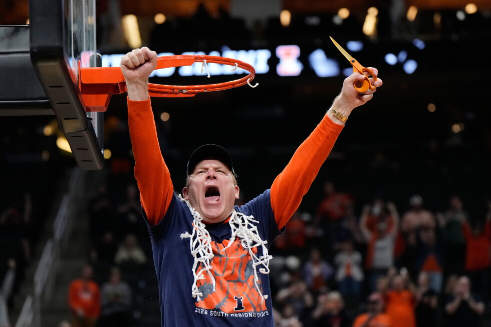 Illinois powers its way to first Final Four in 21 years, beating Iowa