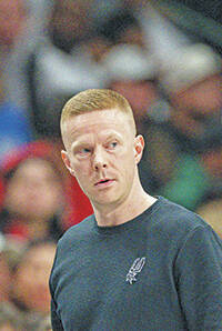 Magic finalizing agreement to hire Spurs assistant Sean Sweeney as new coach