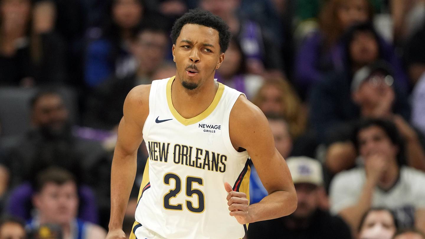 Apr 3, 2026; Sacramento, California, USA; New Orleans Pelicans forward Trey Murphy III (25) reacts after dunking against the Sacramento Kings during the third quarter at Golden 1 Center. Mandatory Credit: Darren Yamashita-Imagn Images