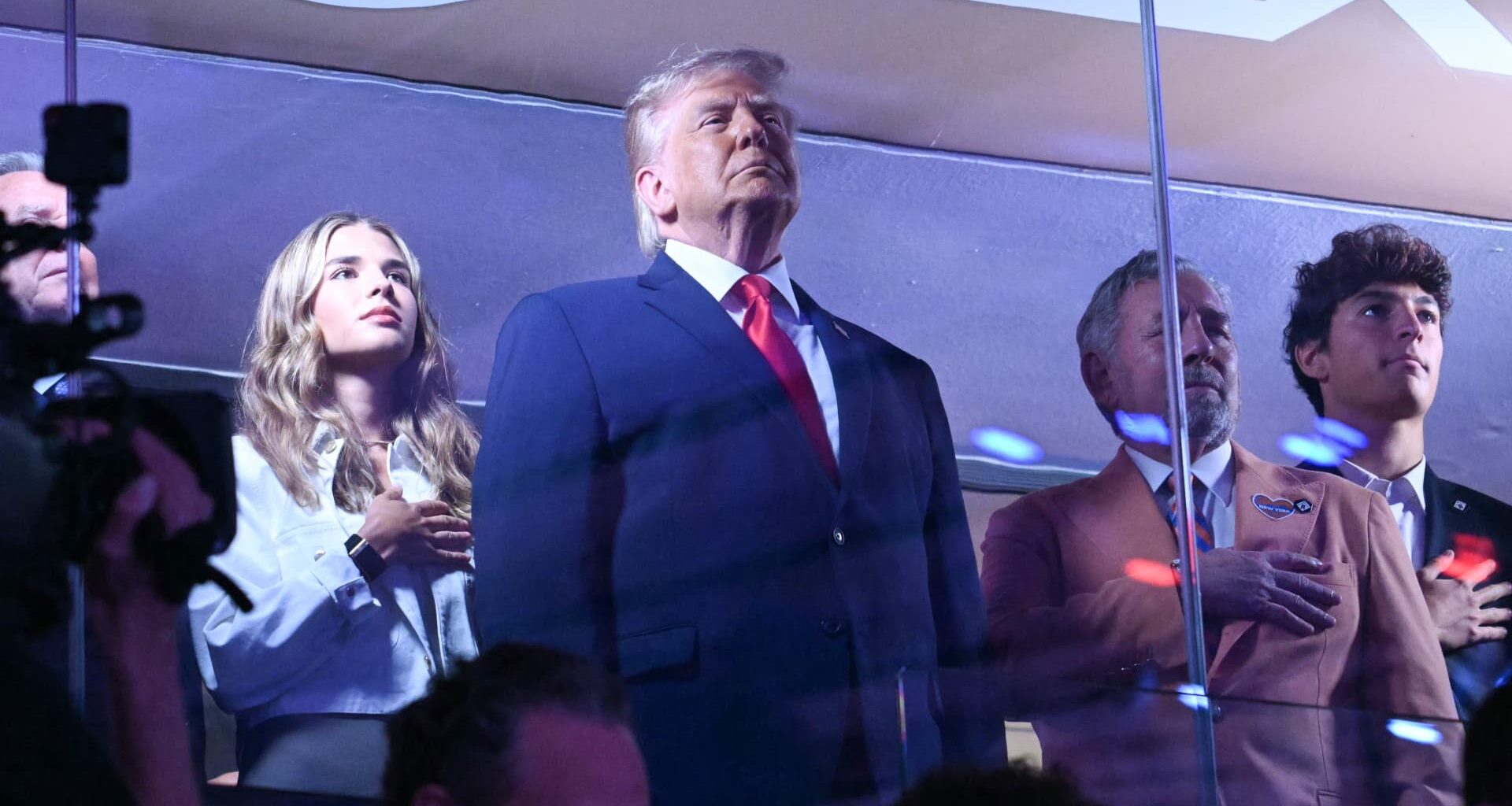 Trump booed, Knicks lose to Spurs at Madison Square Garden