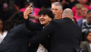 Fan runs onto court trying to take selfie with Wembanyama during Knicks win