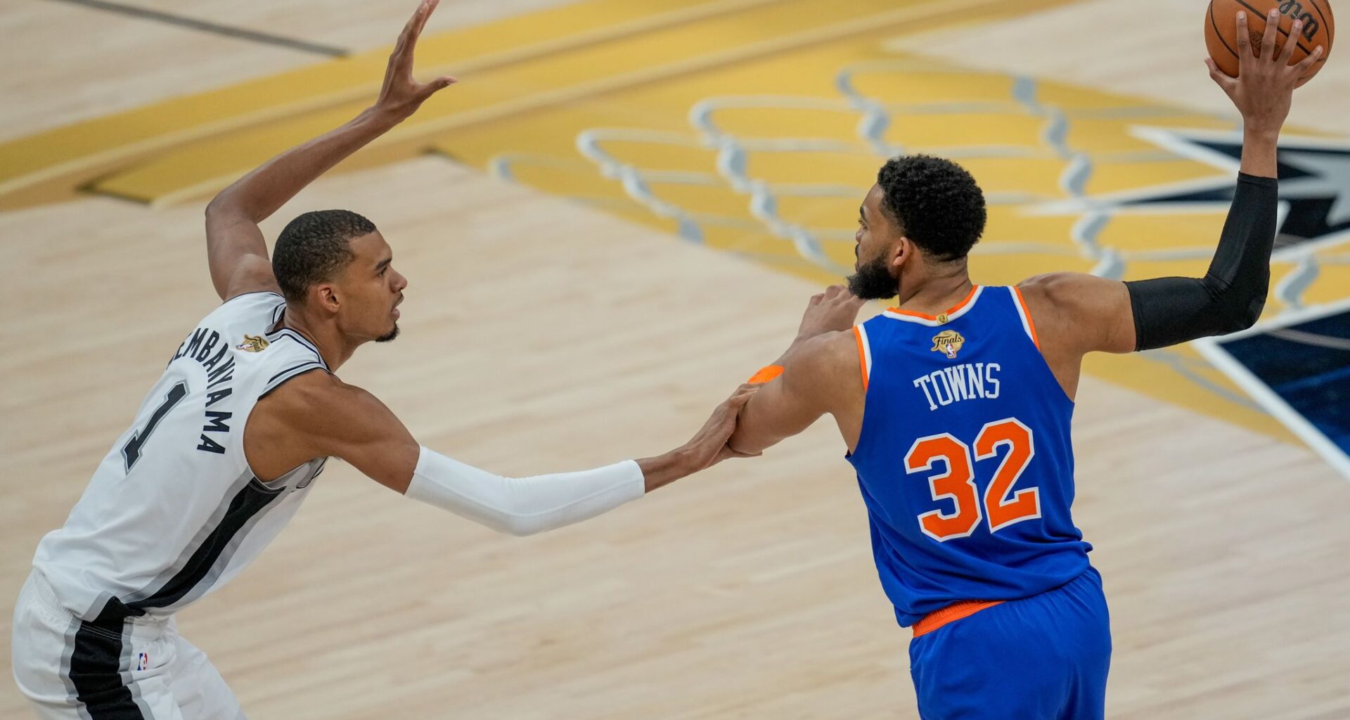 Spurs-Knicks Game 3 of the NBA Finals is a hot ticket with the potential for a wild scene