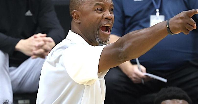 Men's basketball: SCC coach Lorenzo Watkins resigns | The Hawk Eye - Burlington, Iowa