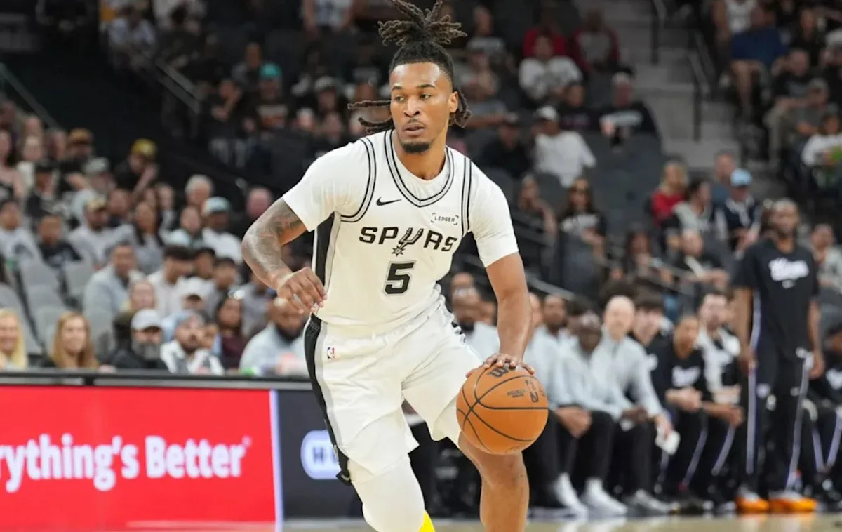 Stephon Castle Reveals Gregg Popovich’s Advice To Spurs On Tackling Road Games
