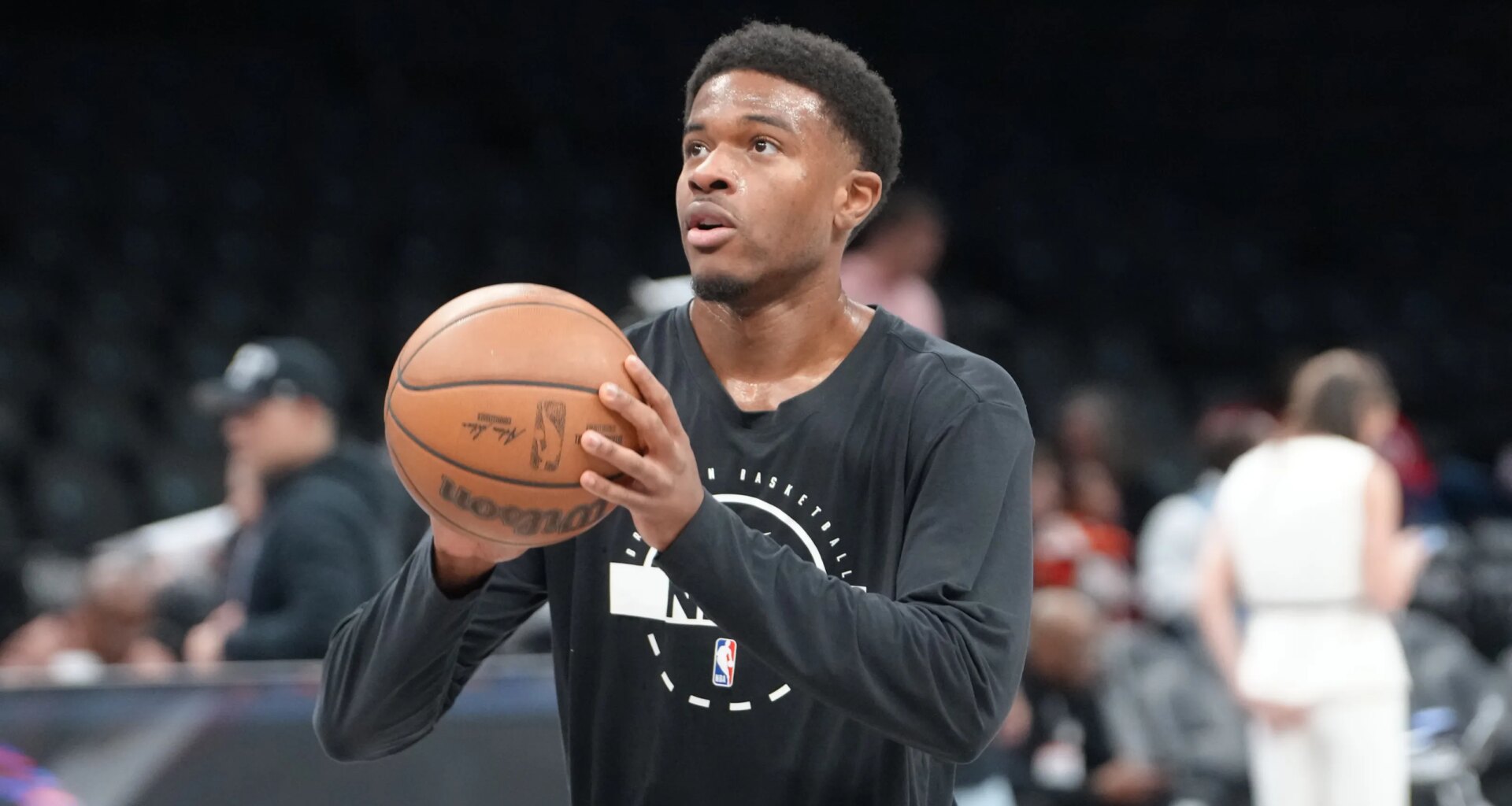 Writer suggests Lakers take a flyer on promising 3-and-D wing