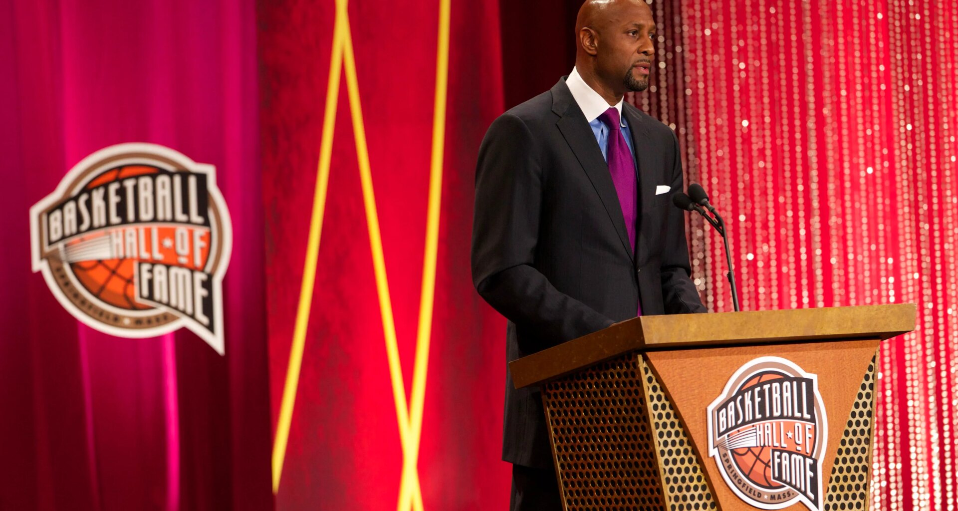 Hall of Famer calls Stephen Curry a 'catalyst' for the modern NBA