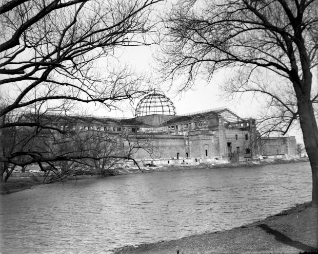 The old Fine Arts Building at Jackson Park, circa 1929, now houses the Museum of Science and Industry. (Chicago Herald and Examiner)