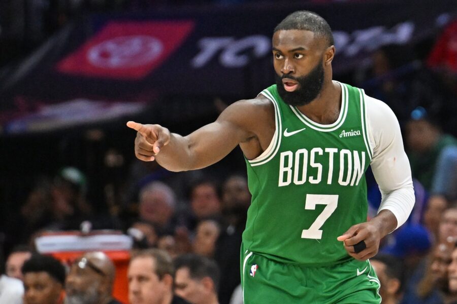 Celtics Notes: Brown, Trail Blazers Trade, Team Options, Thomas