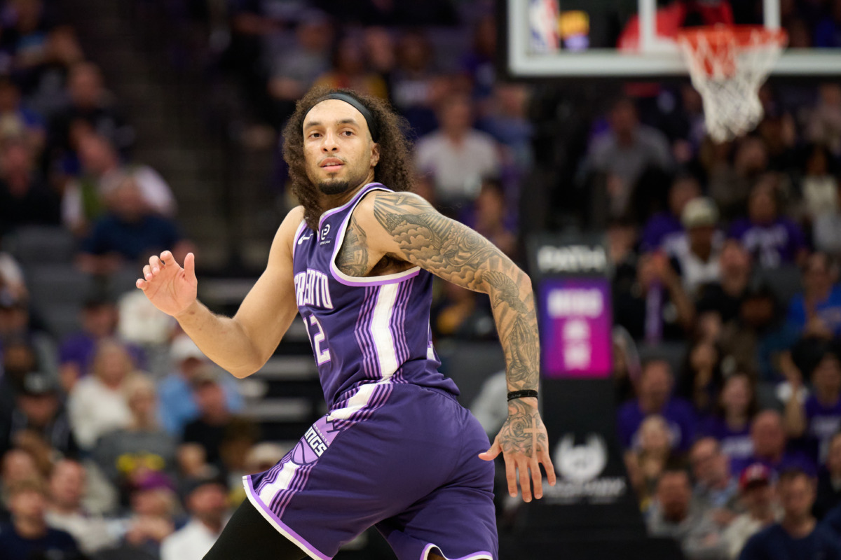 Kings trade Devin Carter to Hawks in salary dump