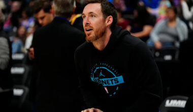 Hornets to exercise option on former NBA champion