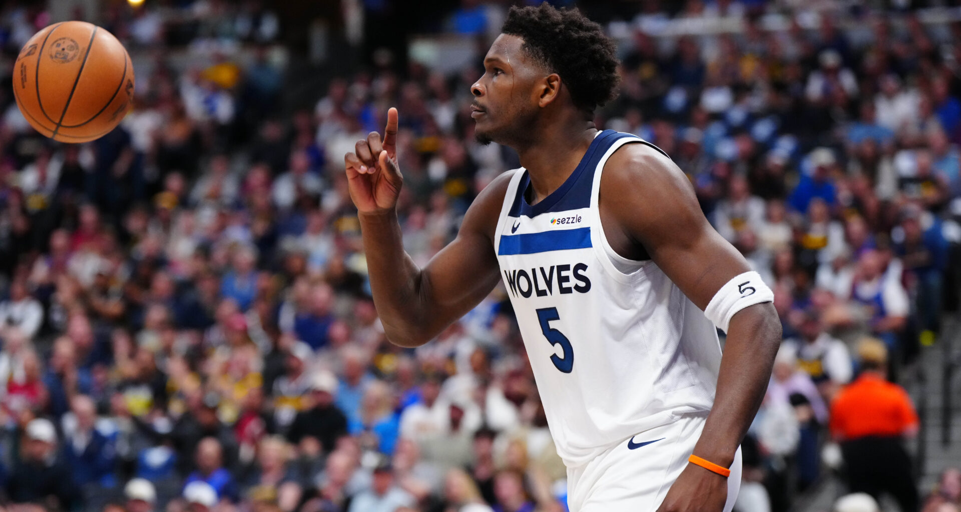 3 NBA teams that are one move away from being contenders