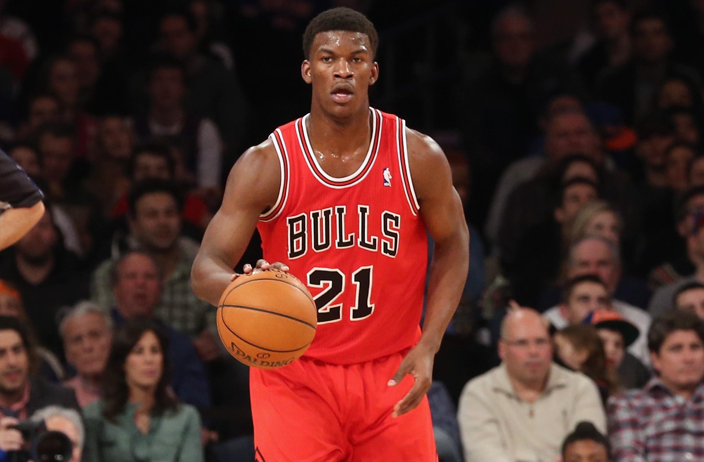 NEW YORK, NY - DECEMBER 21: Jimmy Butler #21 of the Chicago Bulls dribbles the ball against the New York Knicks at Madison Square Garden on December 21, 2012 in New York City. NOTE TO USER: User expressly acknowledges and agrees that, by downloading and/or using this photograph, user is consenting to the terms and conditions of the Getty Images License Agreement. The Bulls defeated the Knicks 110-106. (Photo by Bruce Bennett/Getty Images)