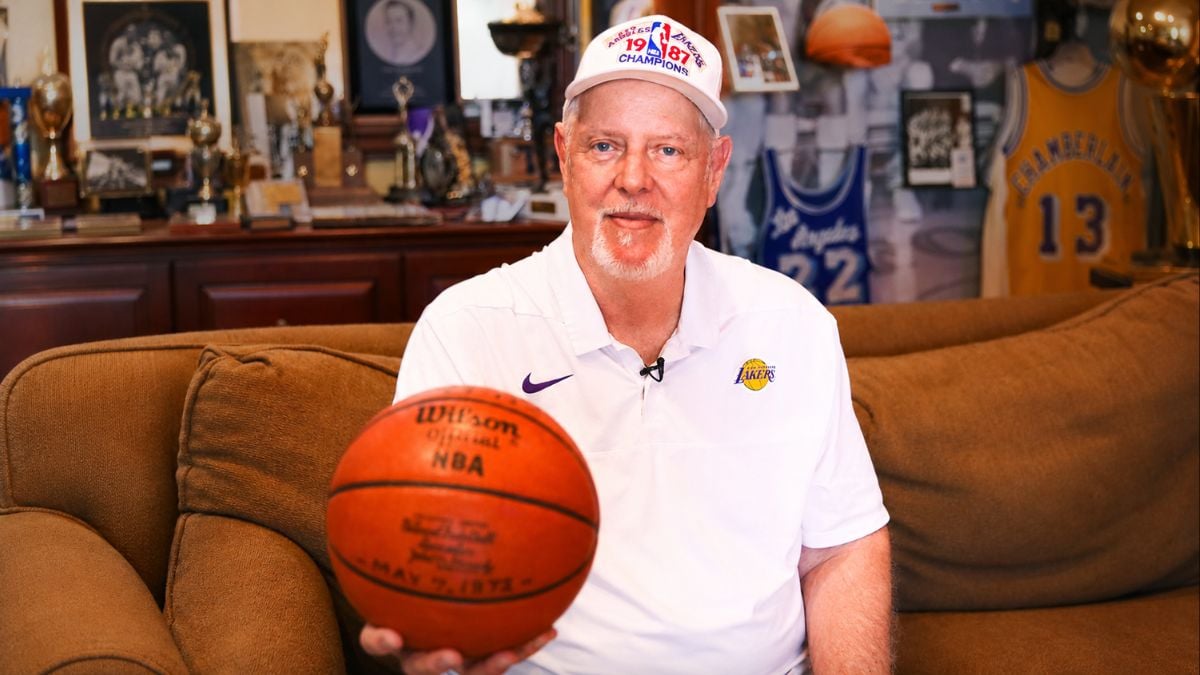 Los Angeles Lakers PA Announcer Lawrence Tanter Retires From Role After 43 Years