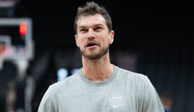 Tiago Splitter in a shirt