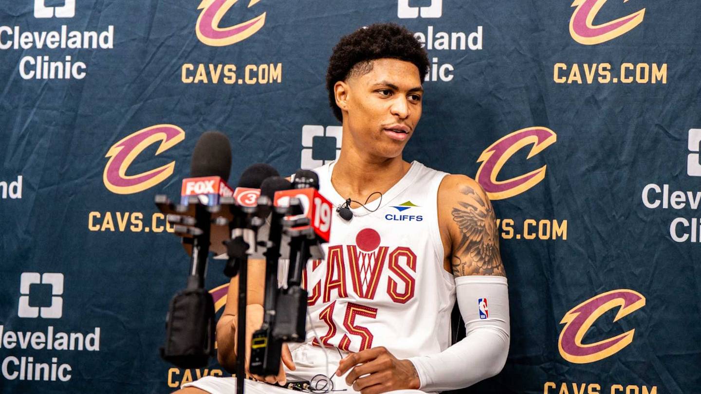 Calipari Lambasts Teams For Passing on Thomas, Former Guard Drops 30 on Pistons
