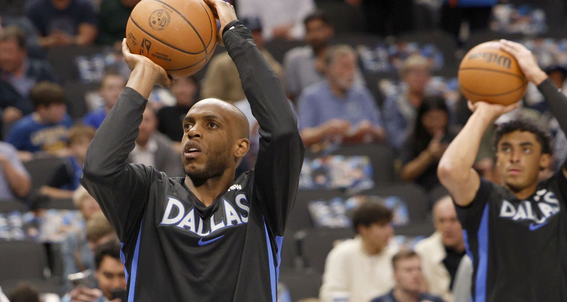 Mavs' Khris Middleton to join Wizards via sign and trade, report says