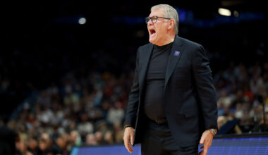 Geno Auriemma calls out South Carolina-UConn officiating
