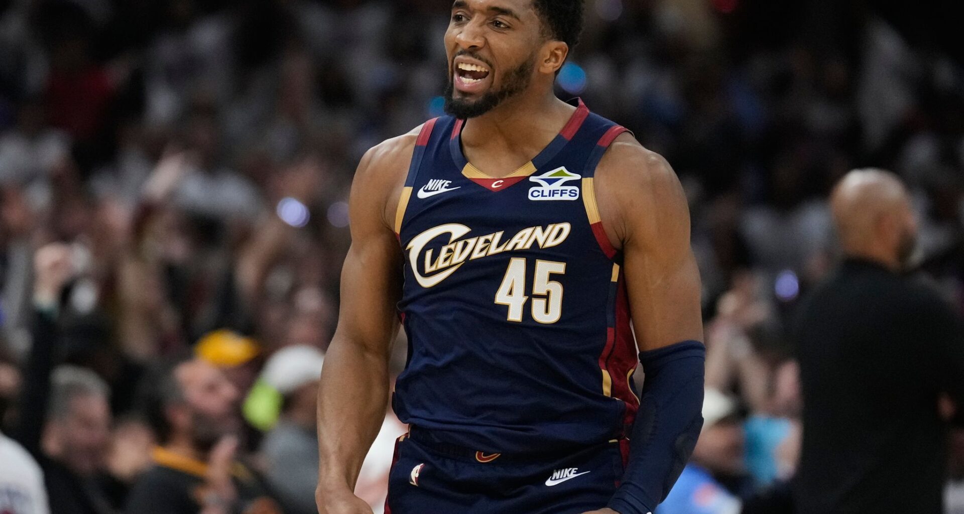Donovan Mitchell signs 4-year, $273M extension with Cavaliers, who await LeBron James' decision