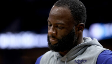 Draymond Green signs with Warriors after LeBron James snub