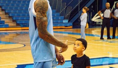 Former Navy veteran is oldest NCAA D1 basketball player