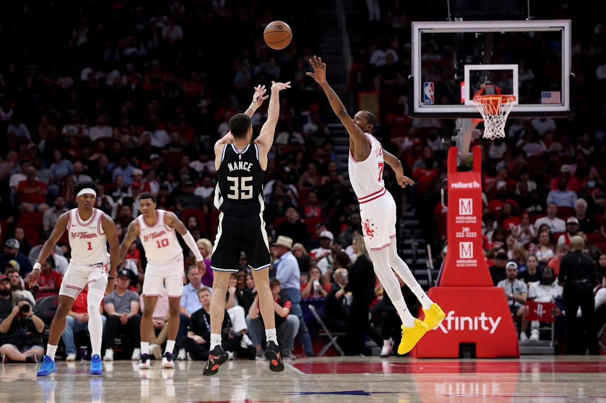 Bucks waive Pete Nance - Yahoo Sports