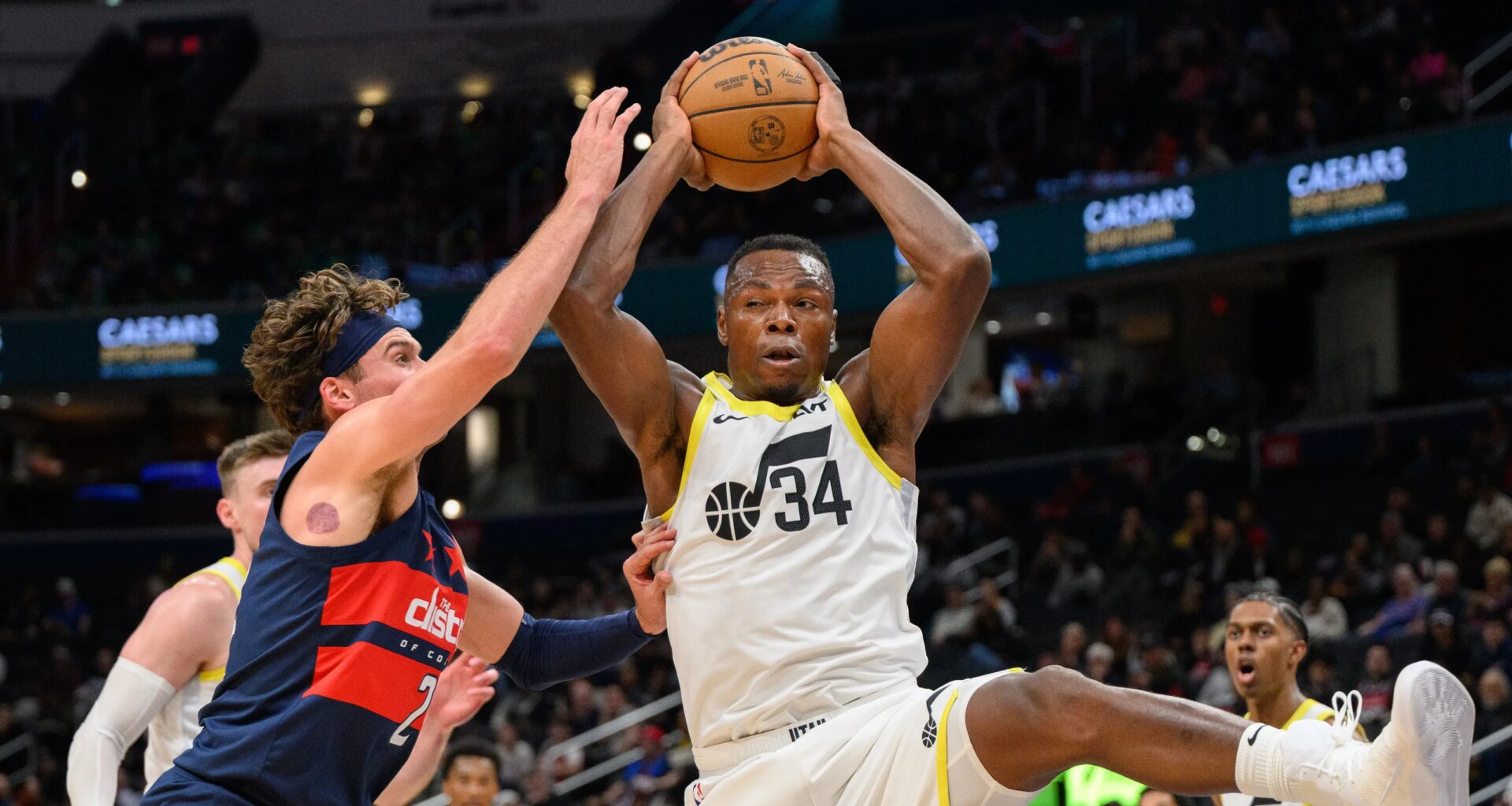 Oscar Tshiebwe signs with Houston Rockets, teams up with Reed Sheppard