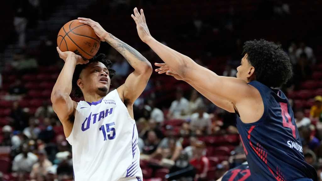 Former Heritage Hall star collapses during NBA Summer League game