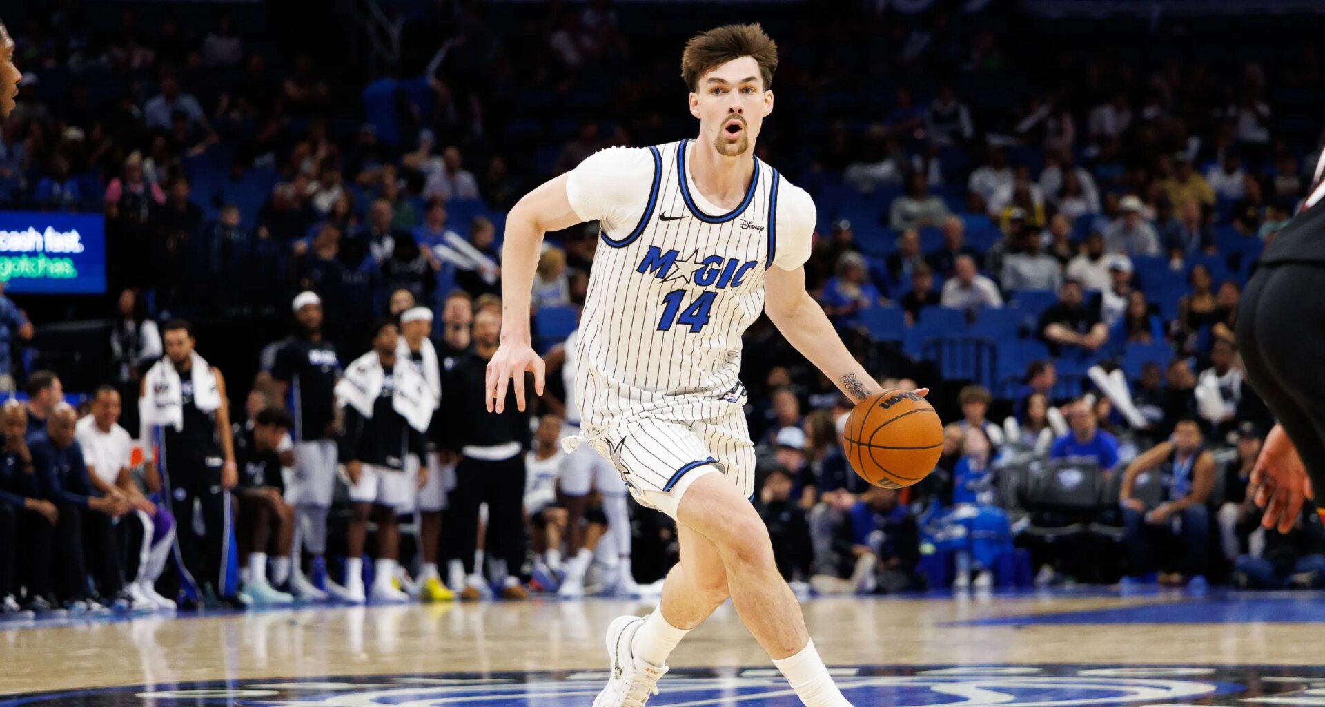 Former Florida big Colin Castleton performs in summer league action