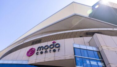 Portland area mayors ask leaders to invest in Moda Center to keep Trail Blazers in town