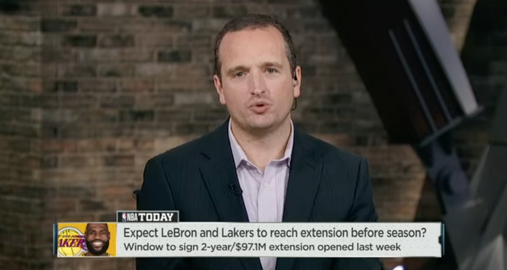 ESPN's Tim Bontemps officially joins Atlanta Hawks front office