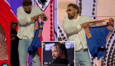 Knicks villian Trae Young fails badly trying to rip Jalen Brunson jersey