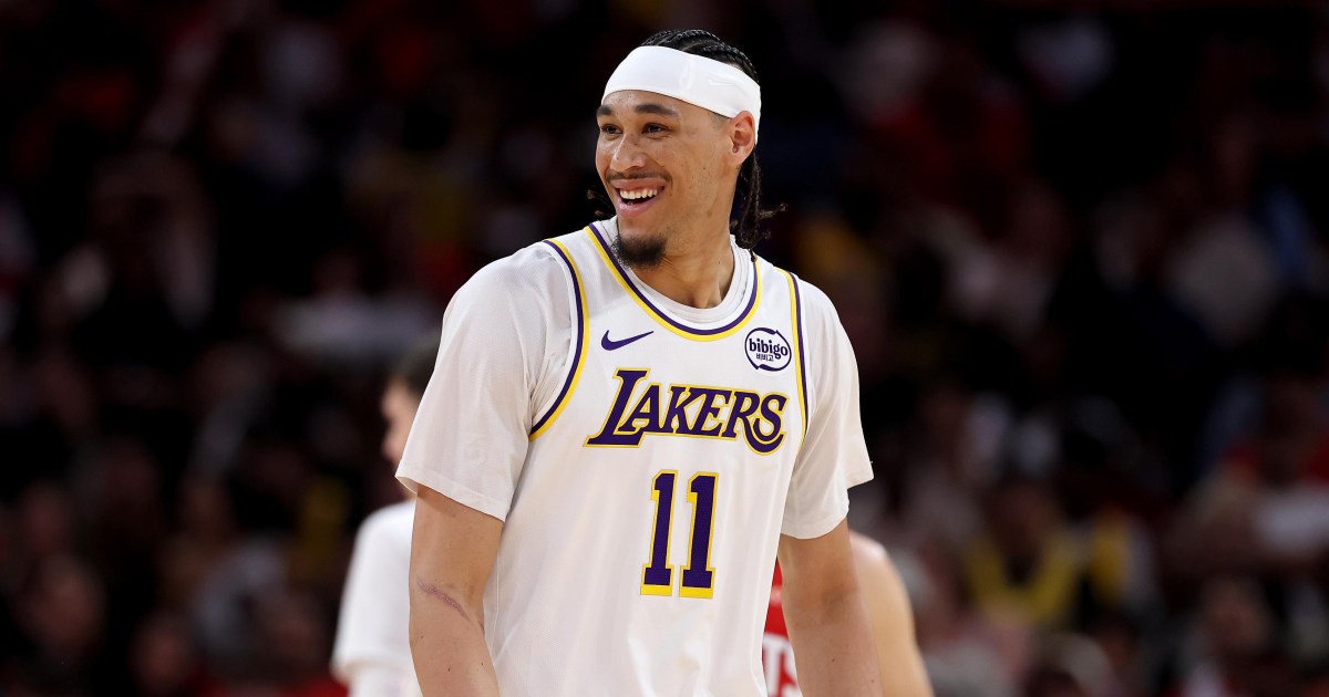 Utah Jazz sign former Lakers center on two-year deal