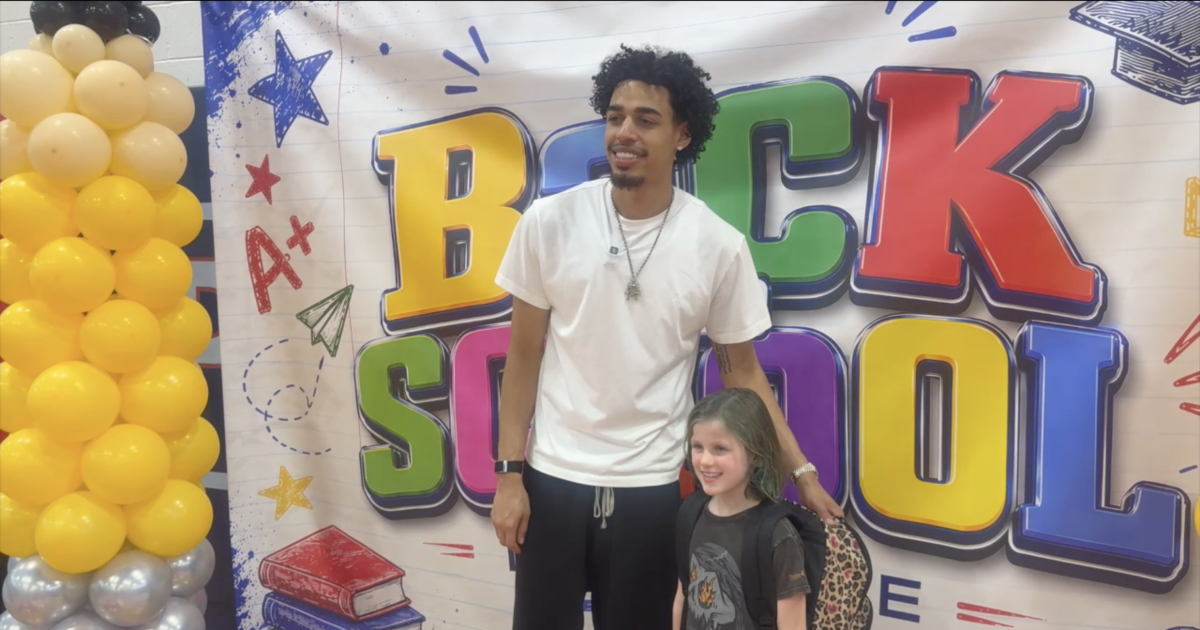 Las Vegas native Julian Strawther hosts backpack giveaway at Liberty High School