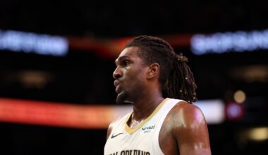 Lakers officially sign three-time champion Kevon Looney