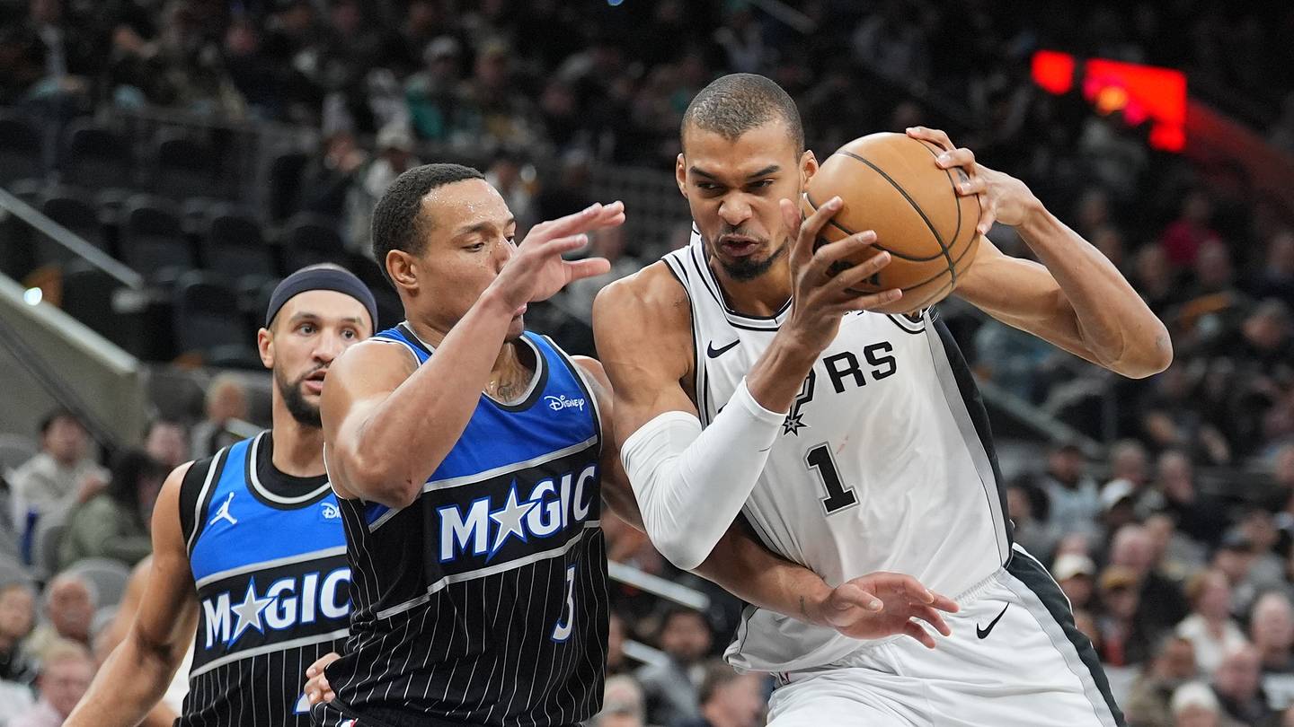 Victor Wembanyama's Spurs and other spotlight games on Magic's 2026-27 schedule