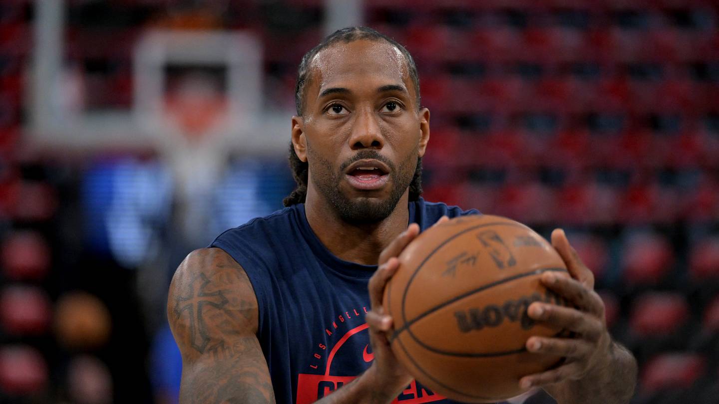 Kawhi Leonard Is Clearly Not Worried About Investigation or the Trade to Raptors