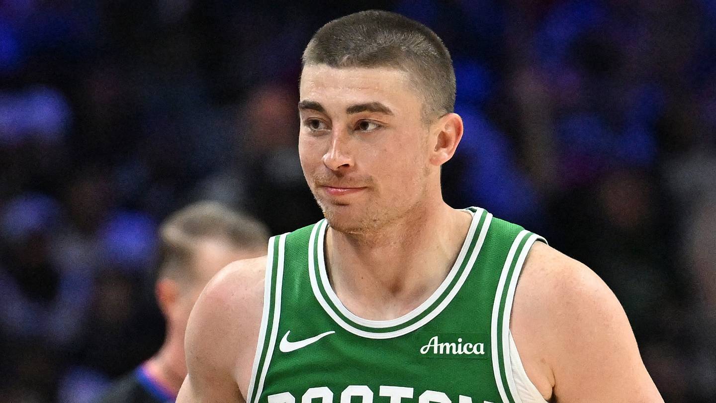 Apr 26, 2026; Philadelphia, Pennsylvania, USA; Boston Celtics guard Payton Pritchard (11) reacts after making a three point basket against the Philadelphia 76ers during the second half at Xfinity Mobile Arena. Mandatory Credit: Eric Hartline-Imagn Images