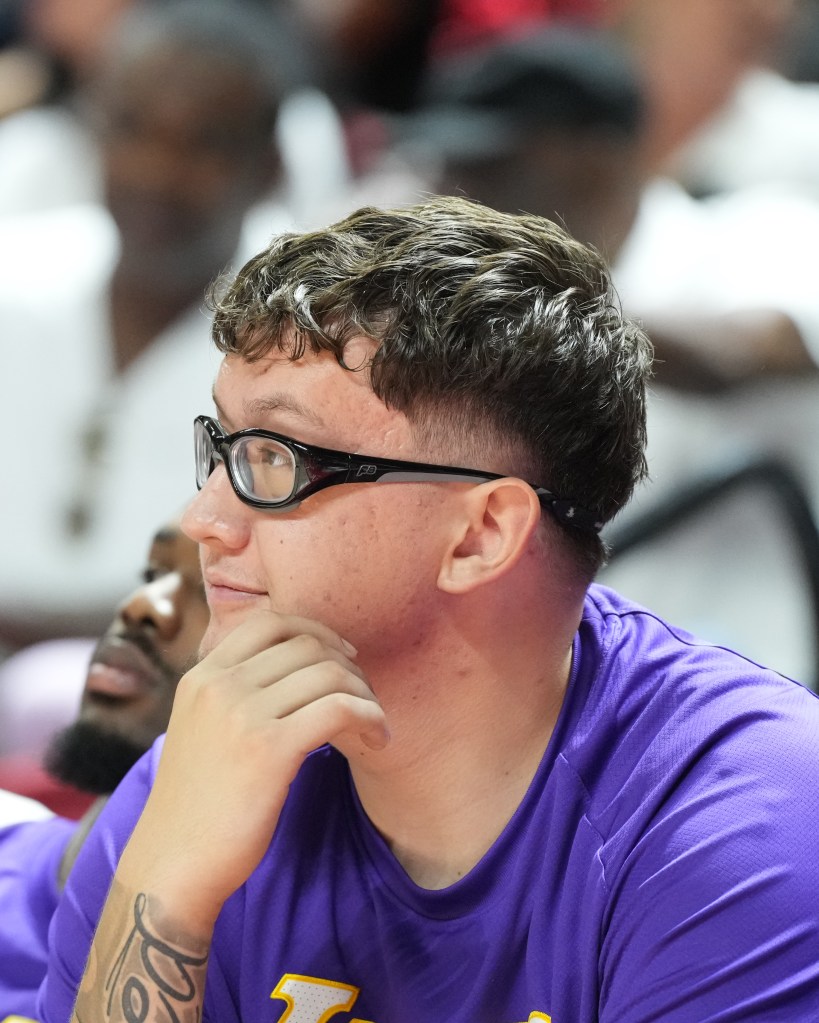 Robbie Avila on the bench during a Los Angeles Lakers Summer League game.