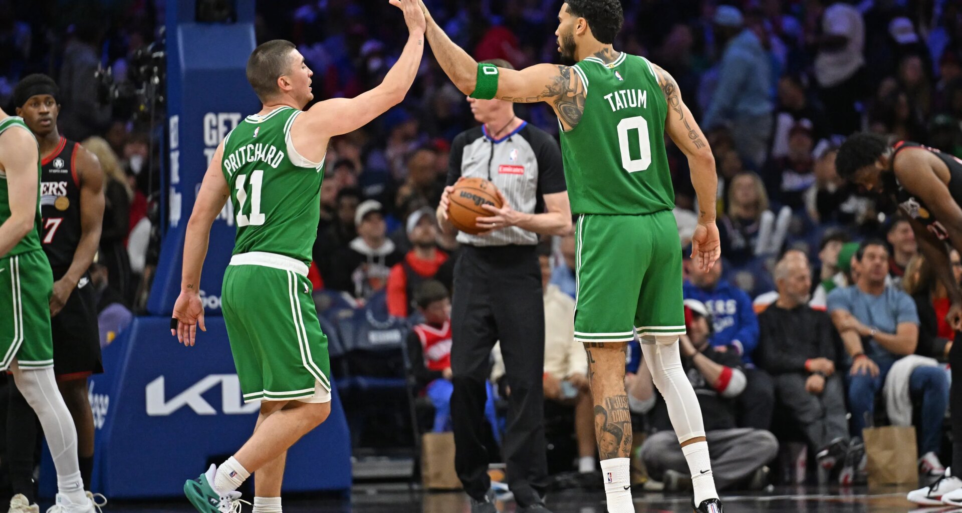 Payton Pritchard, Mike Conley, and a few other Celtics hit LA for golfing, training