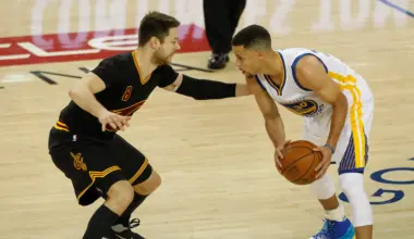 Matthew Dellavedova was hospitalized during NBA Finals after guarding Curry