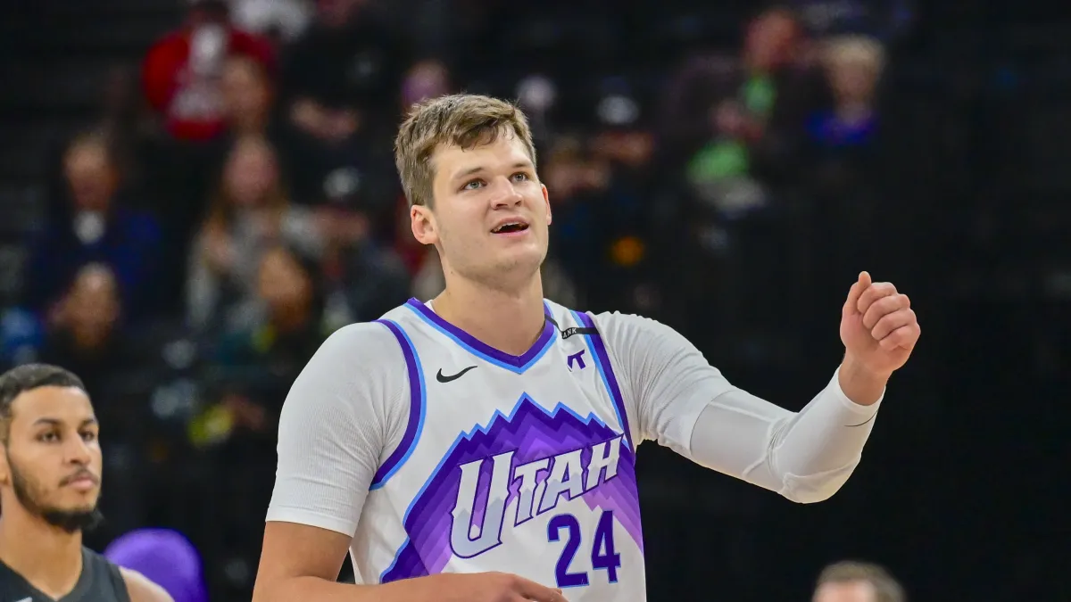 Lakers have massive problem with $50M three-time NBA champion despite trading for Walker Kessler image