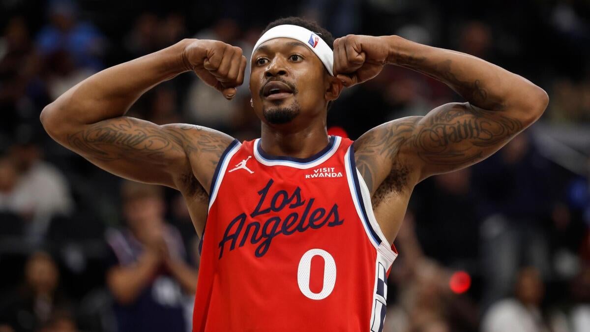 Clippers re-sign Bradley Beal with roster in flux amid Kawhi Leonard investigation