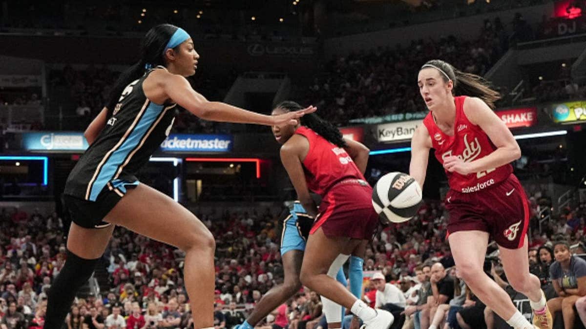 Caitlin Clark makes history at Gainbridge Fieldhouse while silencing rumored coach feud. (Photo by A.J. Mast/NBAE via Getty Images)