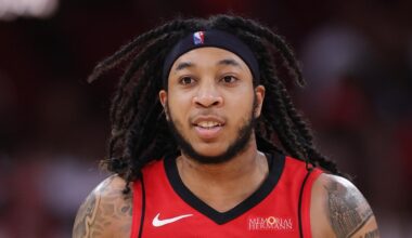 Rockets wave JD Davison | The Dream Shake